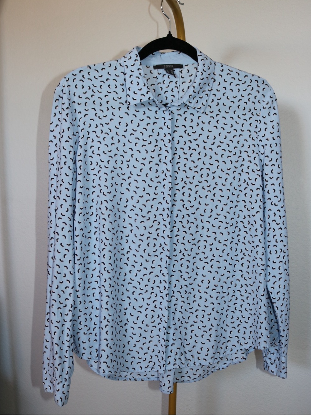 Esprit Sky Blue Shirt with Black and Blush Print size 10